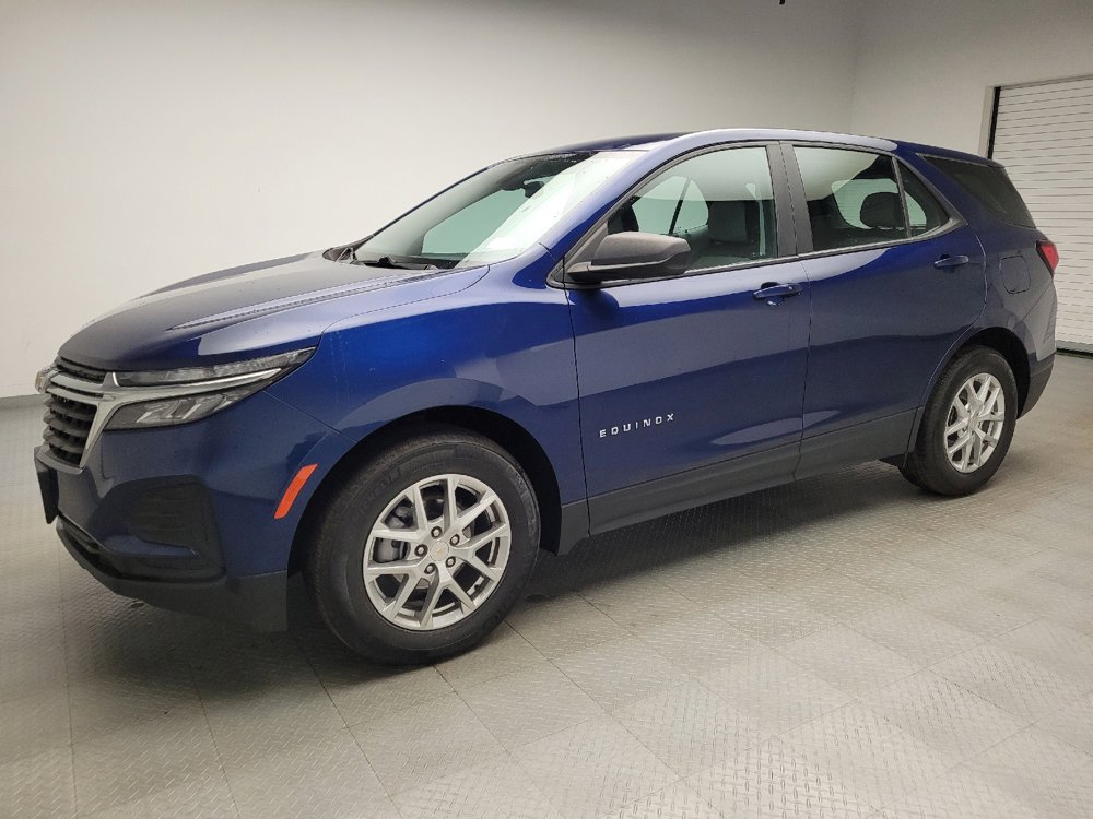 Used 2022 Chevrolet Equinox LS FWD image 2