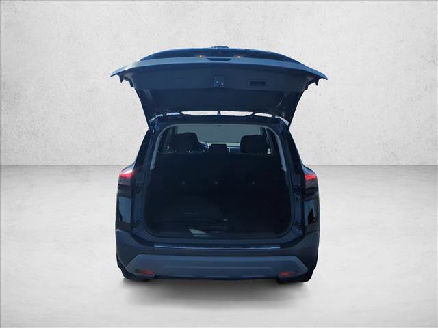 Used 2023 Nissan Rogue SV image 9
