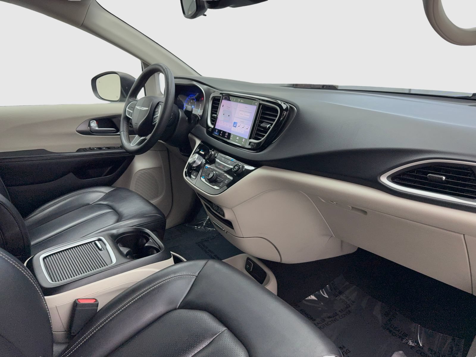 Used 2023 Chrysler Pacifica Touring-L FWD image 41