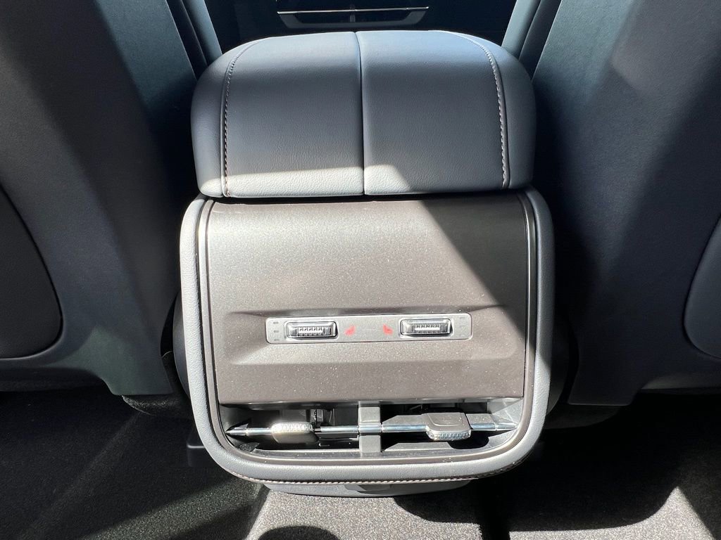 New 2026 Lincoln Nautilus Premier w/ Equipment Group 102A AWD/4WD image 17