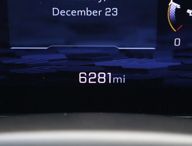 Used 2025 Chevrolet Suburban High Country image 33