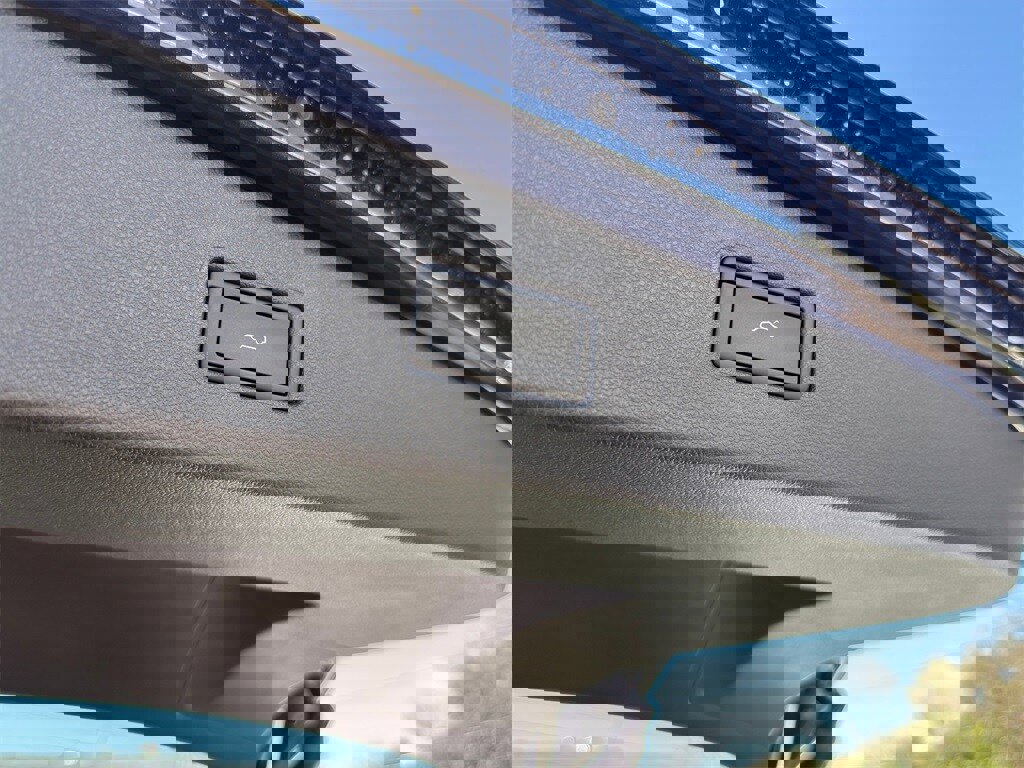 New 2024 Volkswagen Tiguan SE image 30