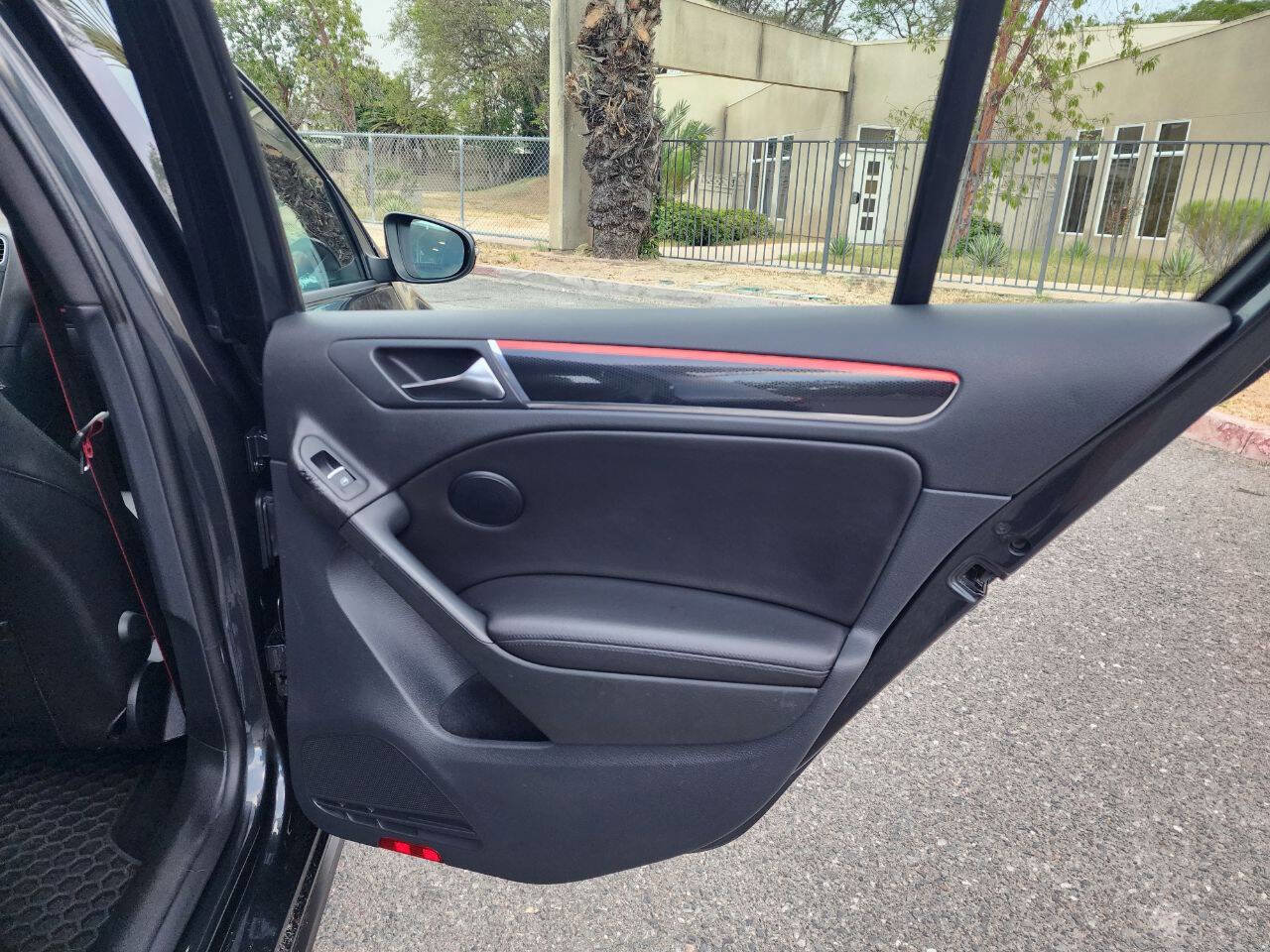 Used 2013 Volkswagen GTI Driver's Edition FWD image 32