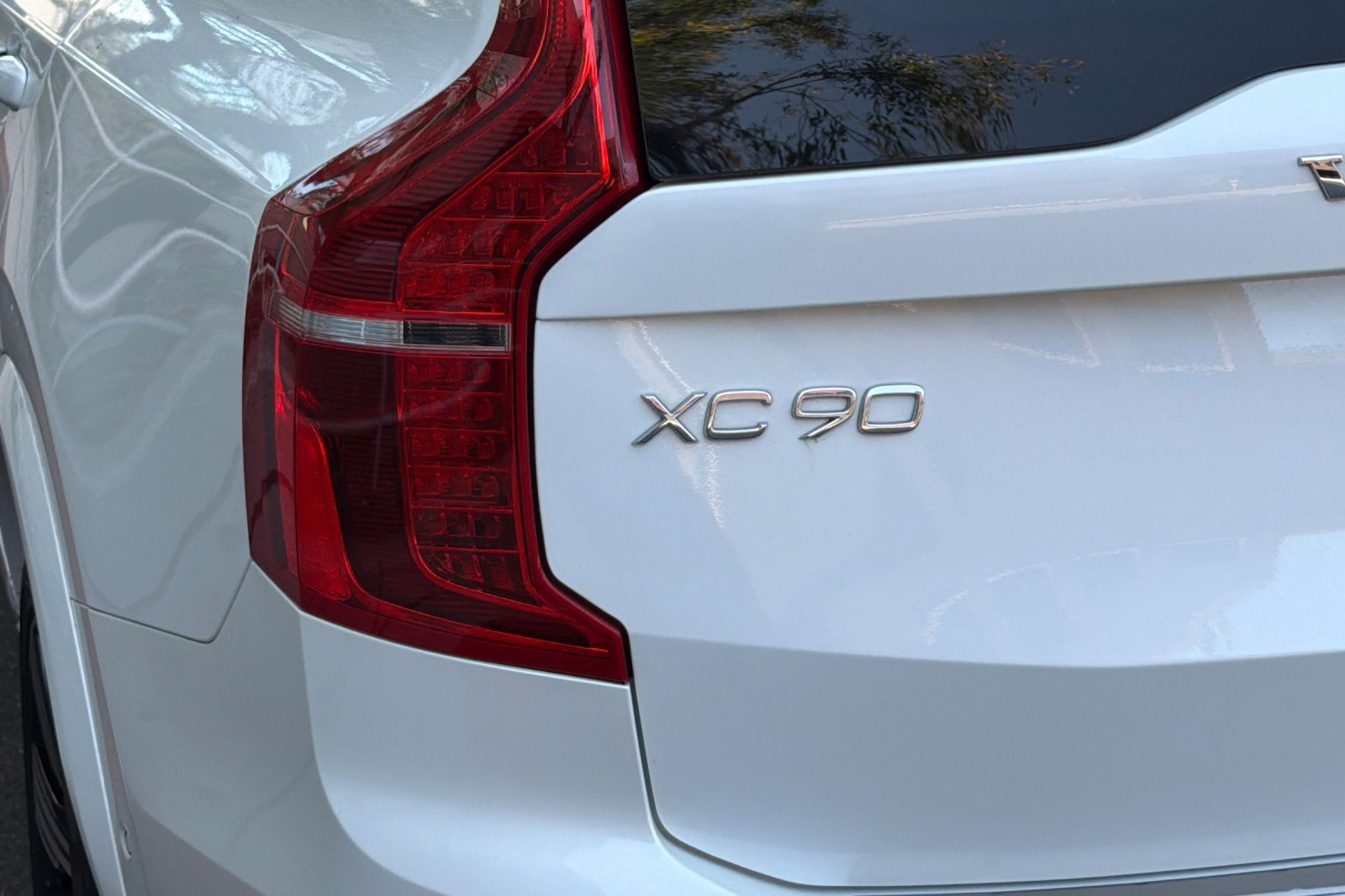 Used 2024 Volvo XC90 T8 Plus w/ Protection Package Premier AWD/4WD image 28