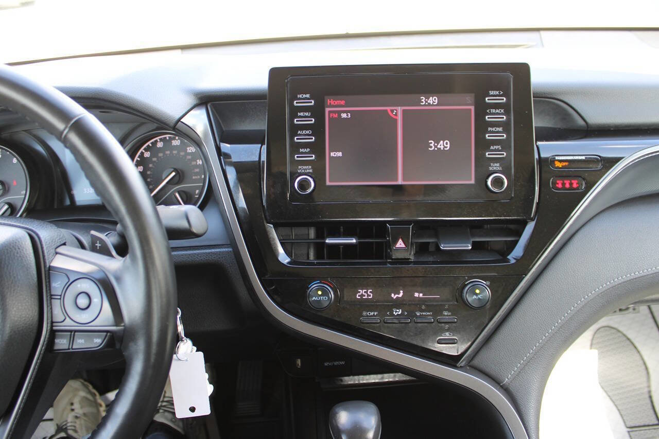 Used 2024 Toyota Camry SE FWD image 14