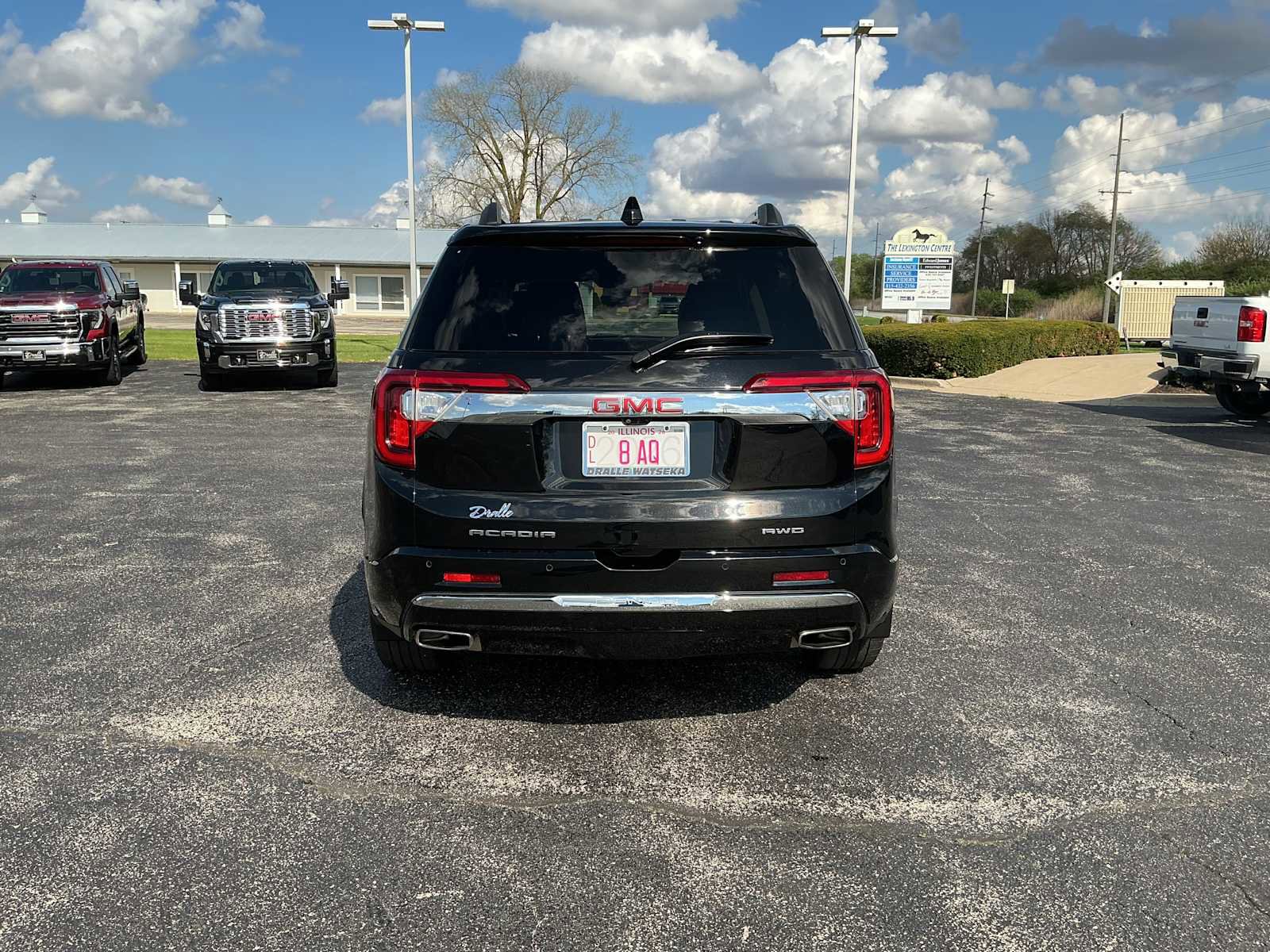 Used 2023 GMC Acadia Denali w/ Denali Ultimate Package AWD/4WD image 6
