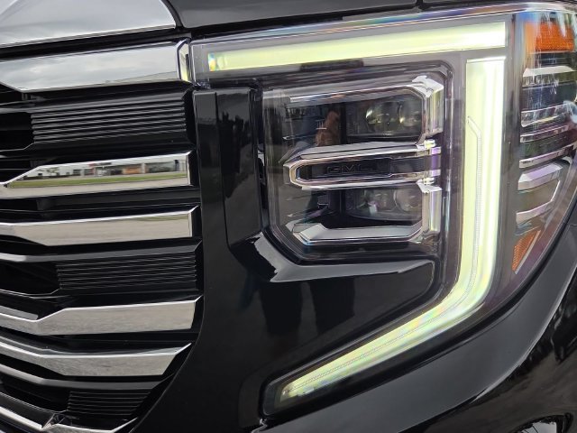 Used 2025 GMC Sierra 1500 SLT w/ SLT Premium Plus Package AWD/4WD image 10