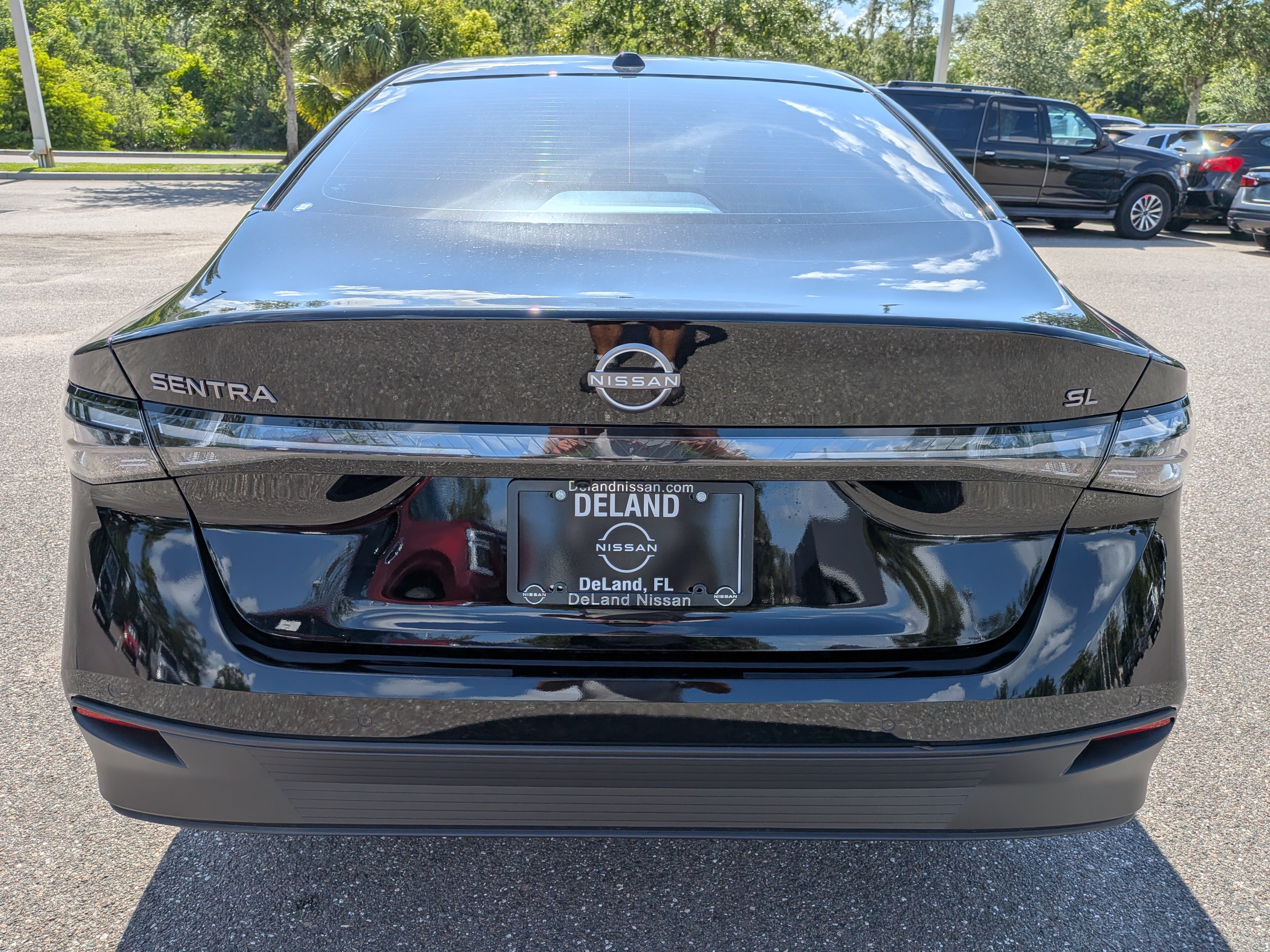New 2026 Nissan Sentra SL w/ Floor Mat Package FWD image 5