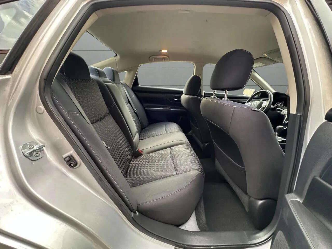 Used 2016 Nissan Altima 2.5 S w/ Power Driver Seat Package FWD image 10