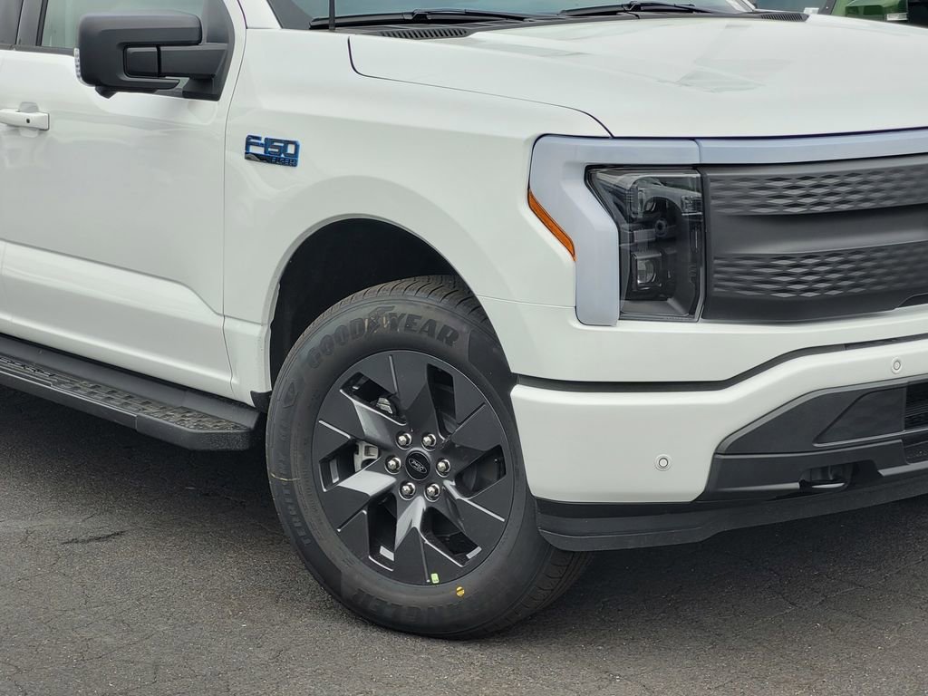 New 2025 Ford F150 Lightning Flash image 28