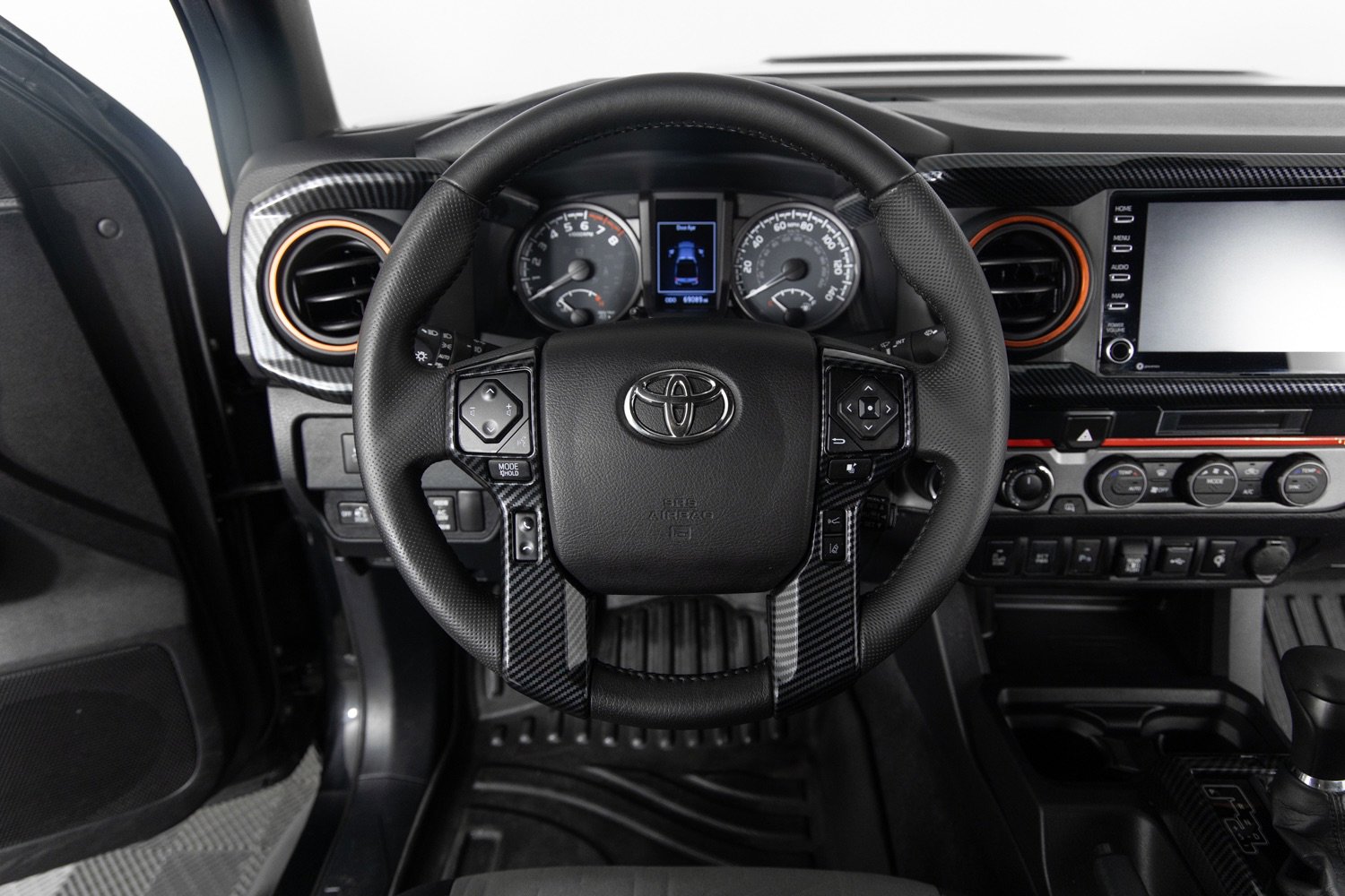 Used 2022 Toyota Tacoma TRD Sport w/ Technology Package image 29