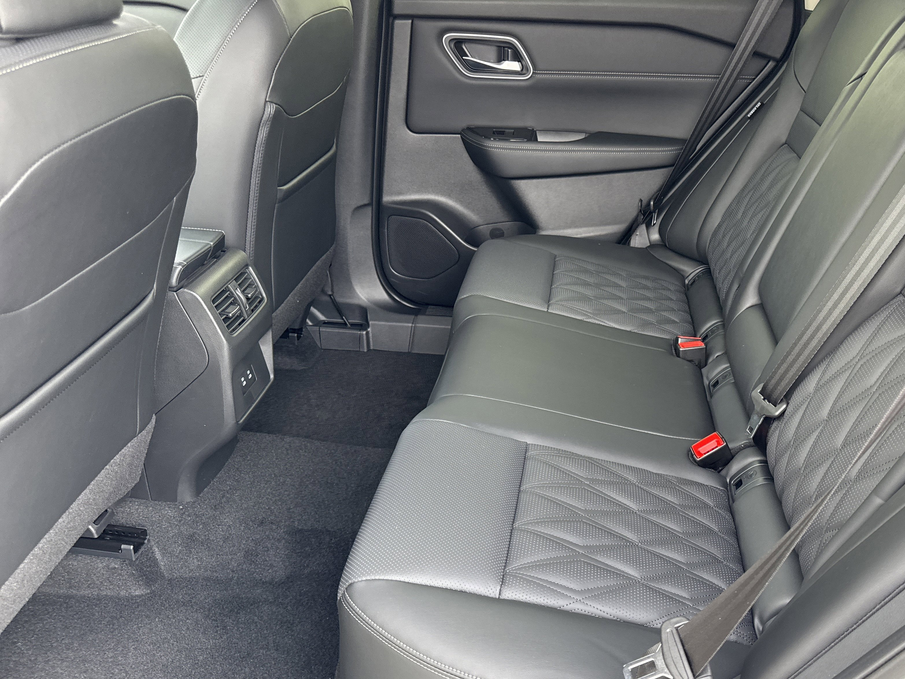 New 2026 Nissan Rogue Platinum AWD/4WD image 14