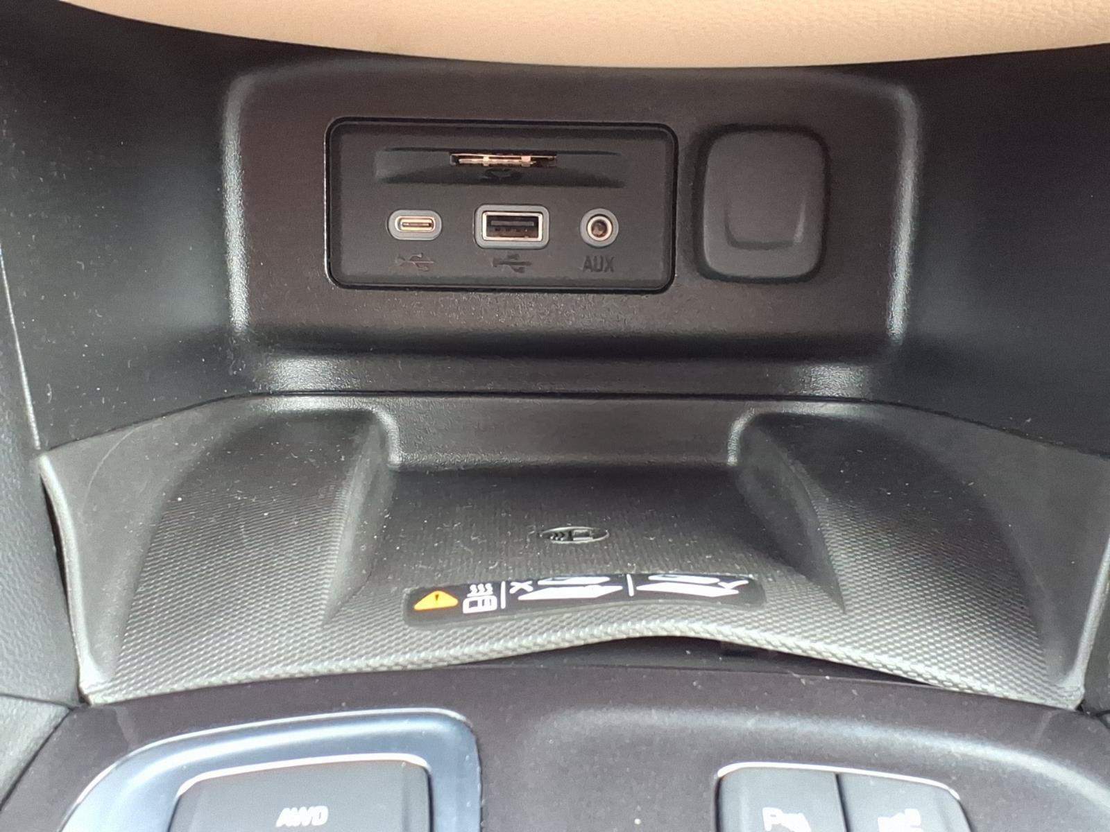 Used 2022 Chevrolet Equinox Premier AWD/4WD image 21