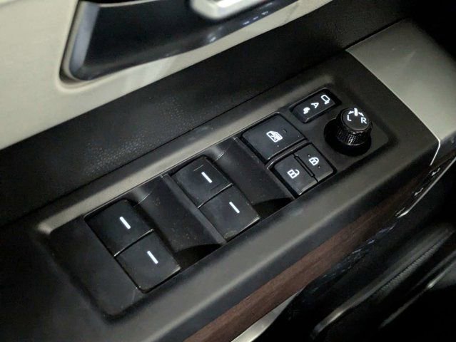Used 2025 Toyota Sequoia Capstone AWD/4WD image 27
