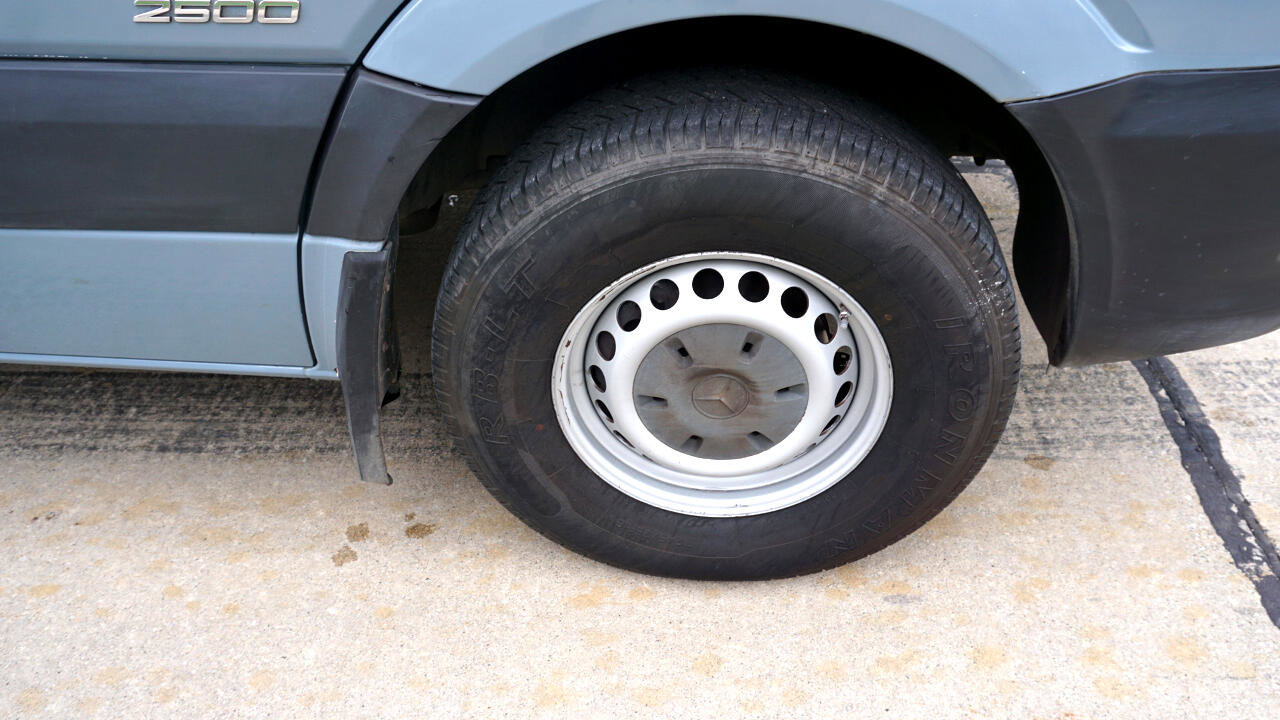 Used 2016 Mercedes-Benz Sprinter 2500 image 12