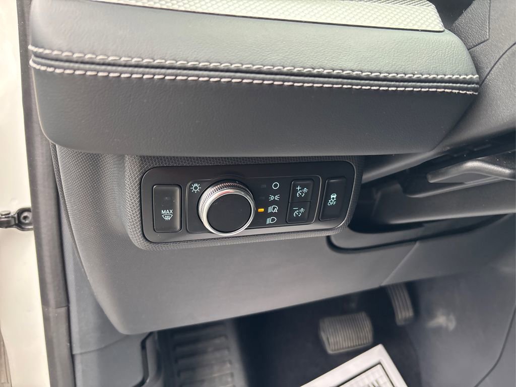 Used 2022 Ford Mustang Mach-E Select image 34