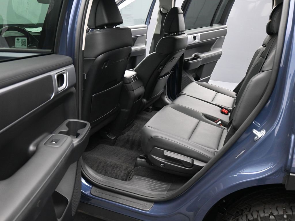 Used 2025 Hyundai Santa Fe XRT image 18