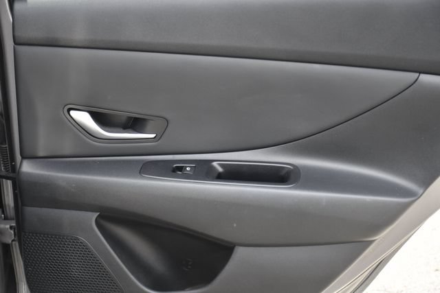 Used 2023 Hyundai Elantra Limited FWD image 26