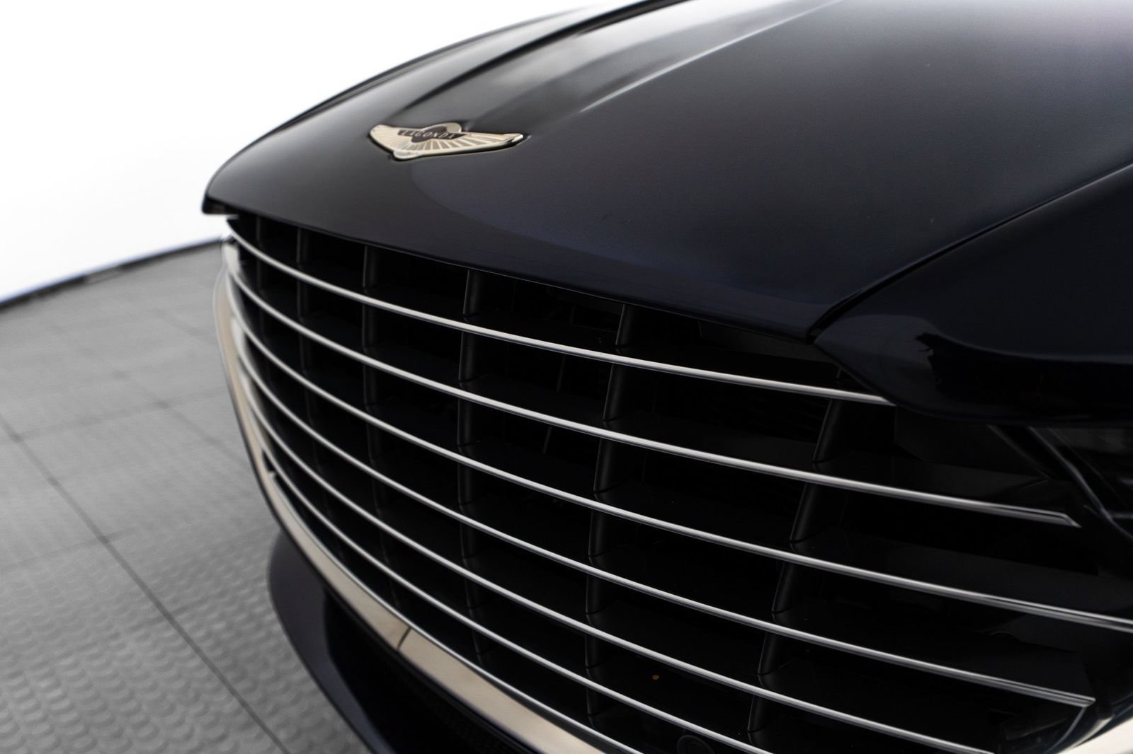 Used 2018 Aston Martin Lagonda RWD image 51
