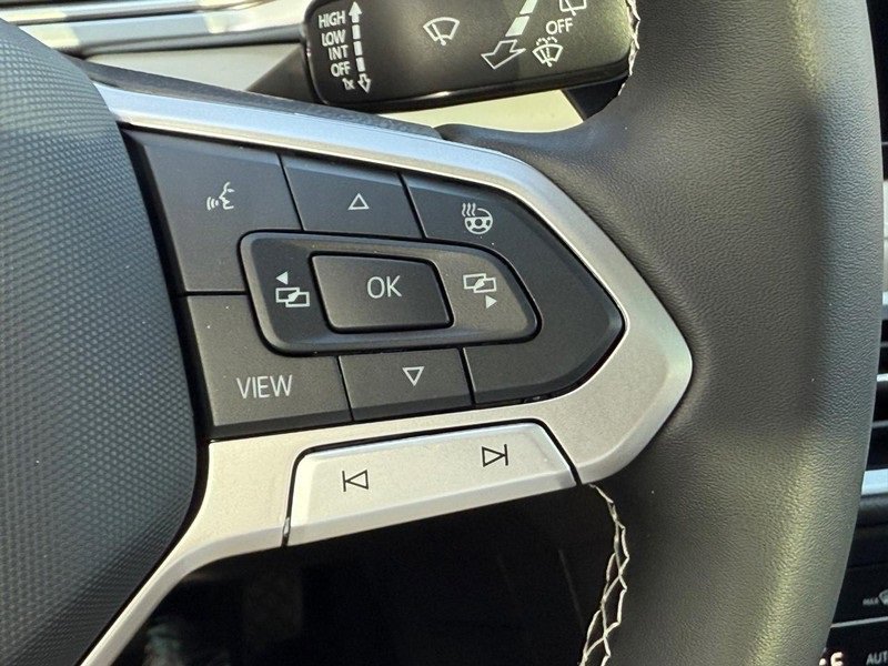 New 2025 Volkswagen Taos SE image 11