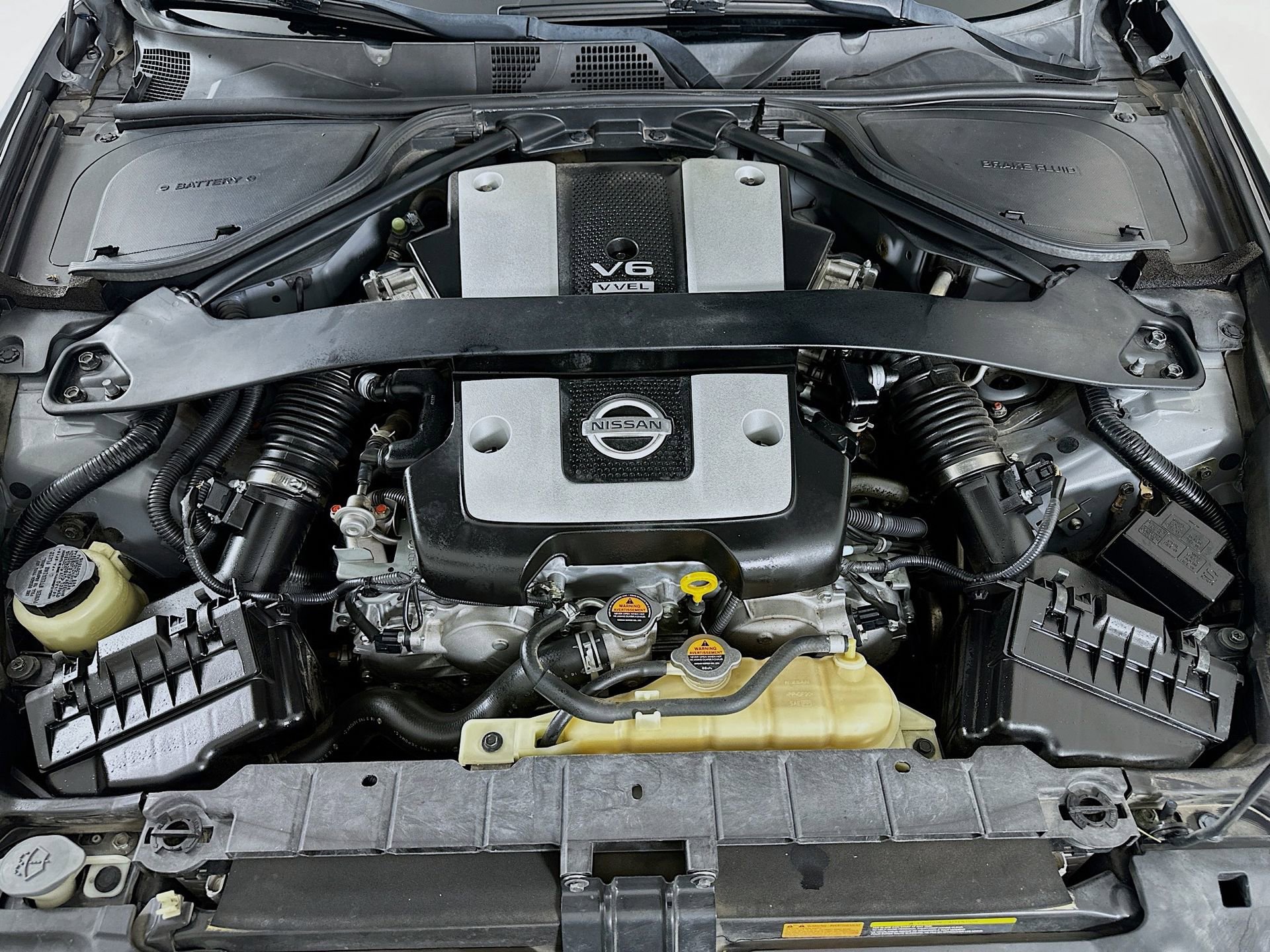 Used 2017 Nissan 370Z Coupe RWD image 25