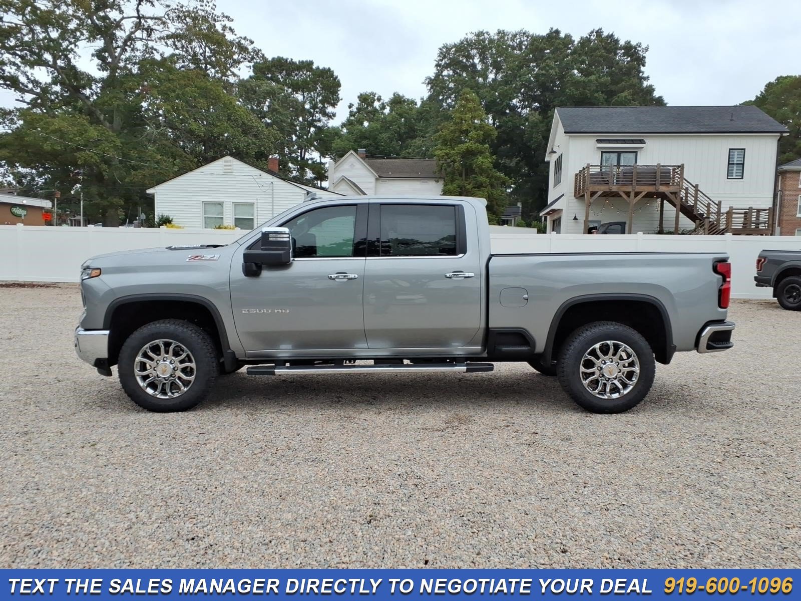New 2026 Chevrolet Silverado 2500 LTZ w/ LTZ Premium Package AWD/4WD image 4