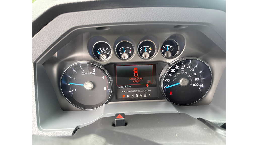 Used 2016 Ford F250 XLT w/ XLT Premium Package AWD/4WD image 11