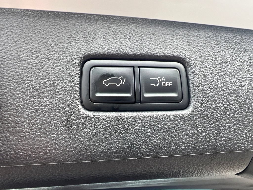 Certified 2023 Kia Carnival SX FWD image 13