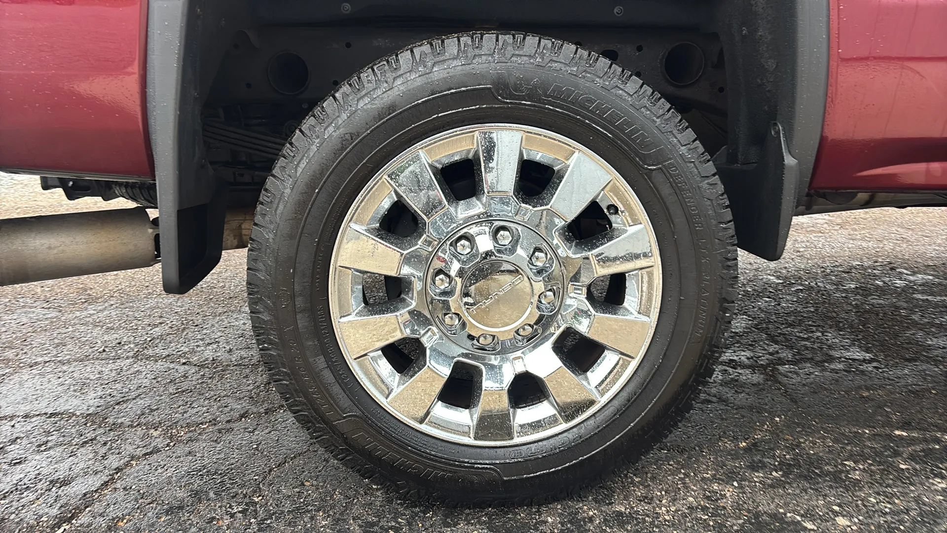 Used 2015 GMC Sierra 2500 Denali w/ Duramax Plus Package AWD/4WD image 9