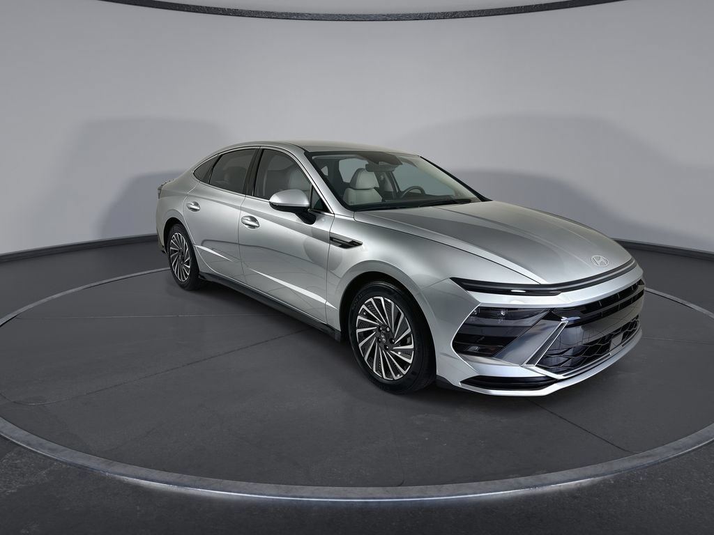 Certified 2025 Hyundai Sonata SEL FWD image 2