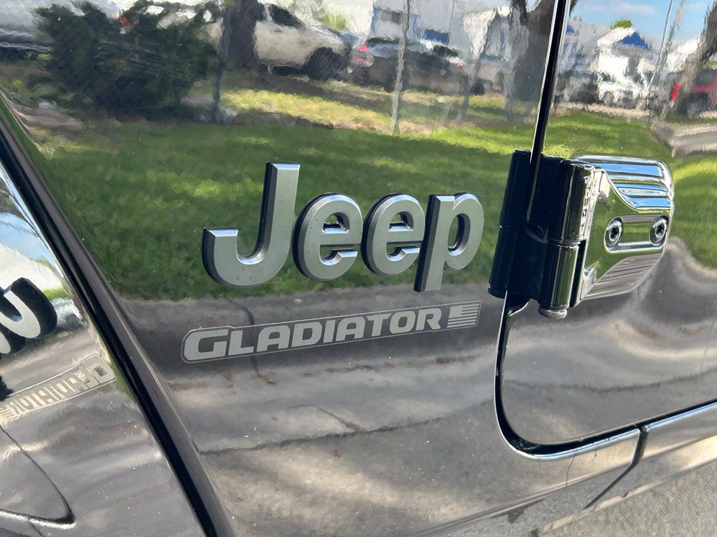 Certified 2025 Jeep Gladiator Sport AWD/4WD image 33