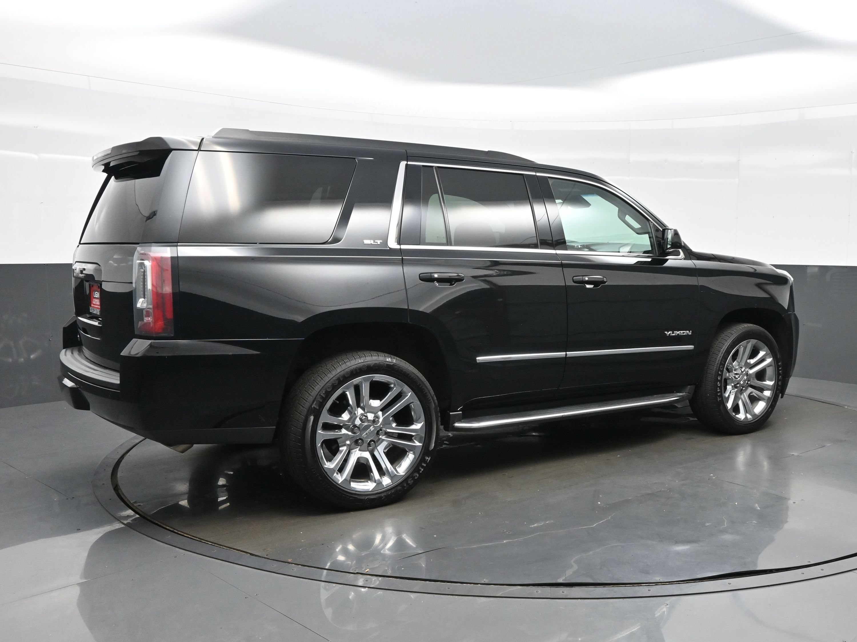 Used 2019 GMC Yukon SLT w/ Premium Edition AWD/4WD image 6