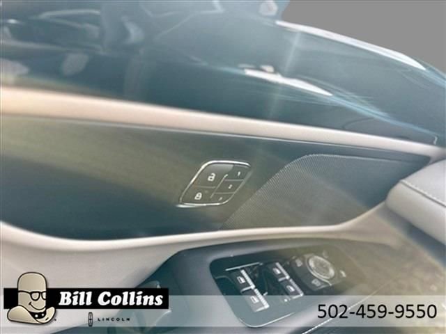 New 2024 Lincoln Nautilus Premier image 10