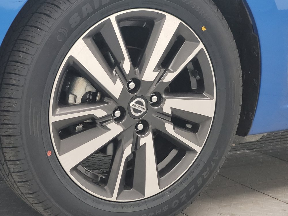 Used 2021 Nissan Versa SV FWD image 31