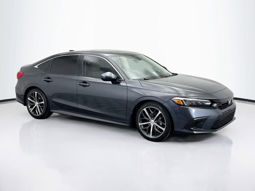 Used 2022 Honda Civic Touring image 3