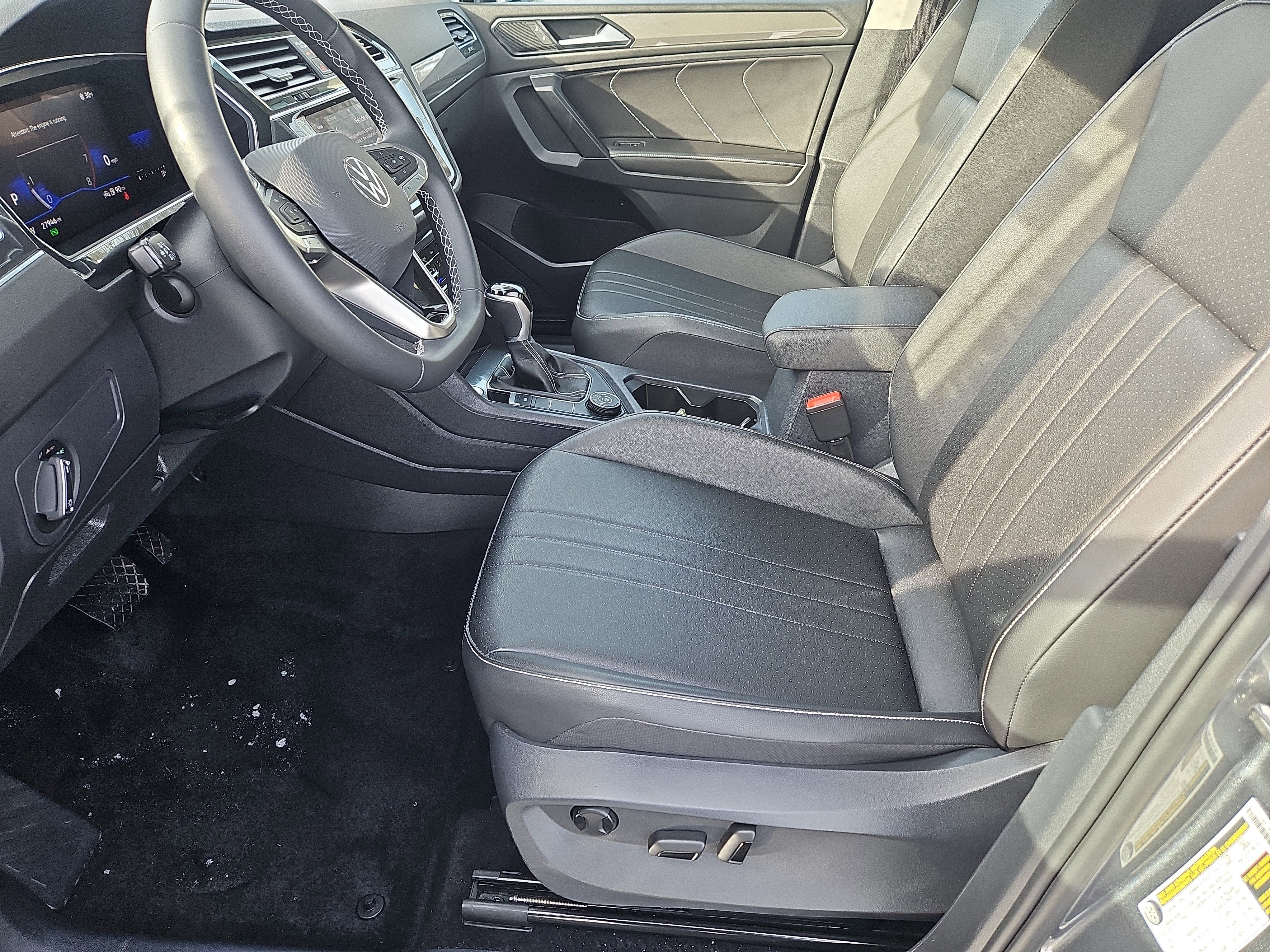 Certified 2023 Volkswagen Tiguan SE w/ Panoramic Sunroof Package image 28