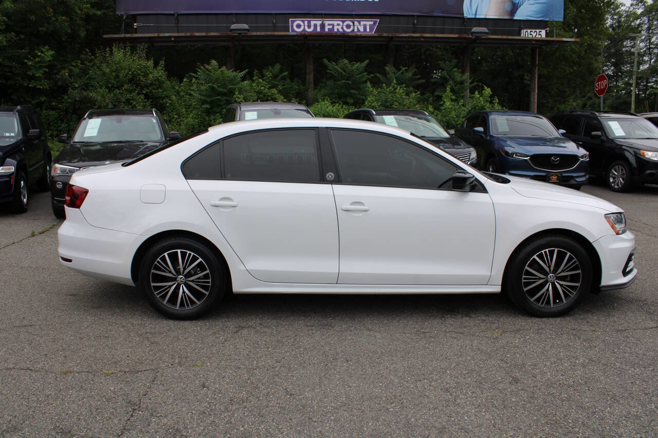 Used 2018 Volkswagen Jetta Wolfsburg Edition image 6