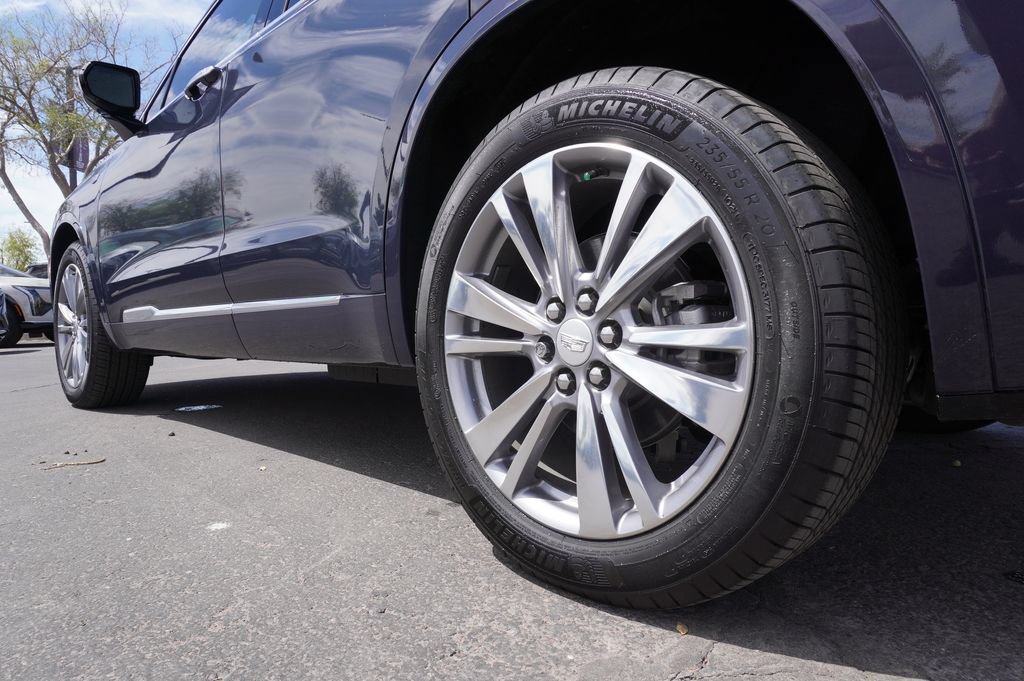 Certified 2025 Cadillac XT6 Premium Luxury FWD image 8