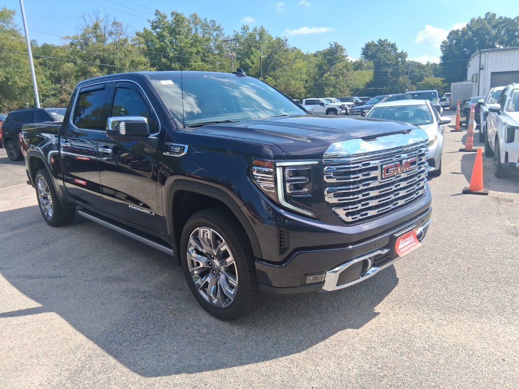 Used 2025 GMC Sierra 1500 Denali w/ Denali Reserve Package AWD/4WD image 3