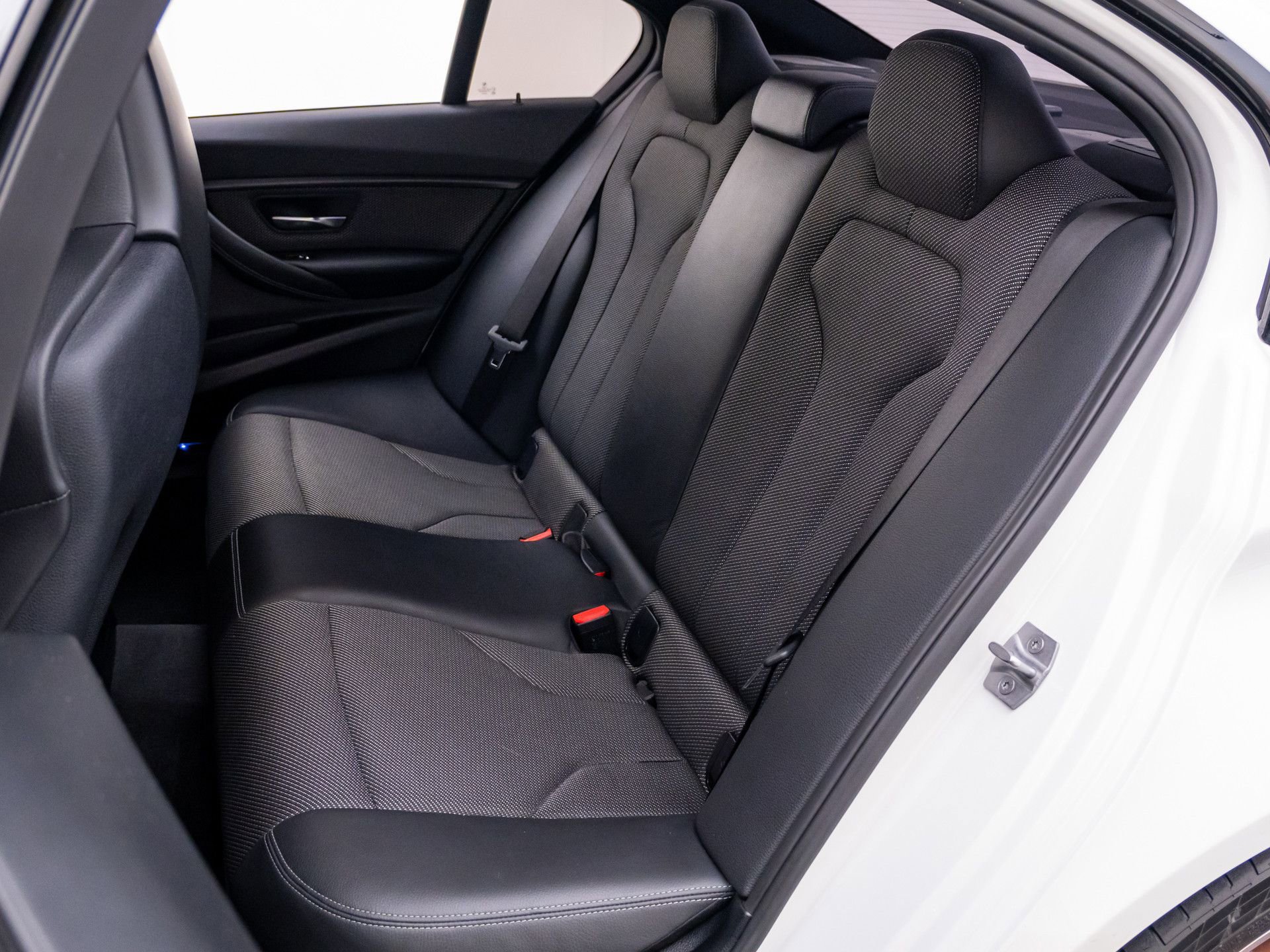 Used 2018 BMW M3 RWD image 18