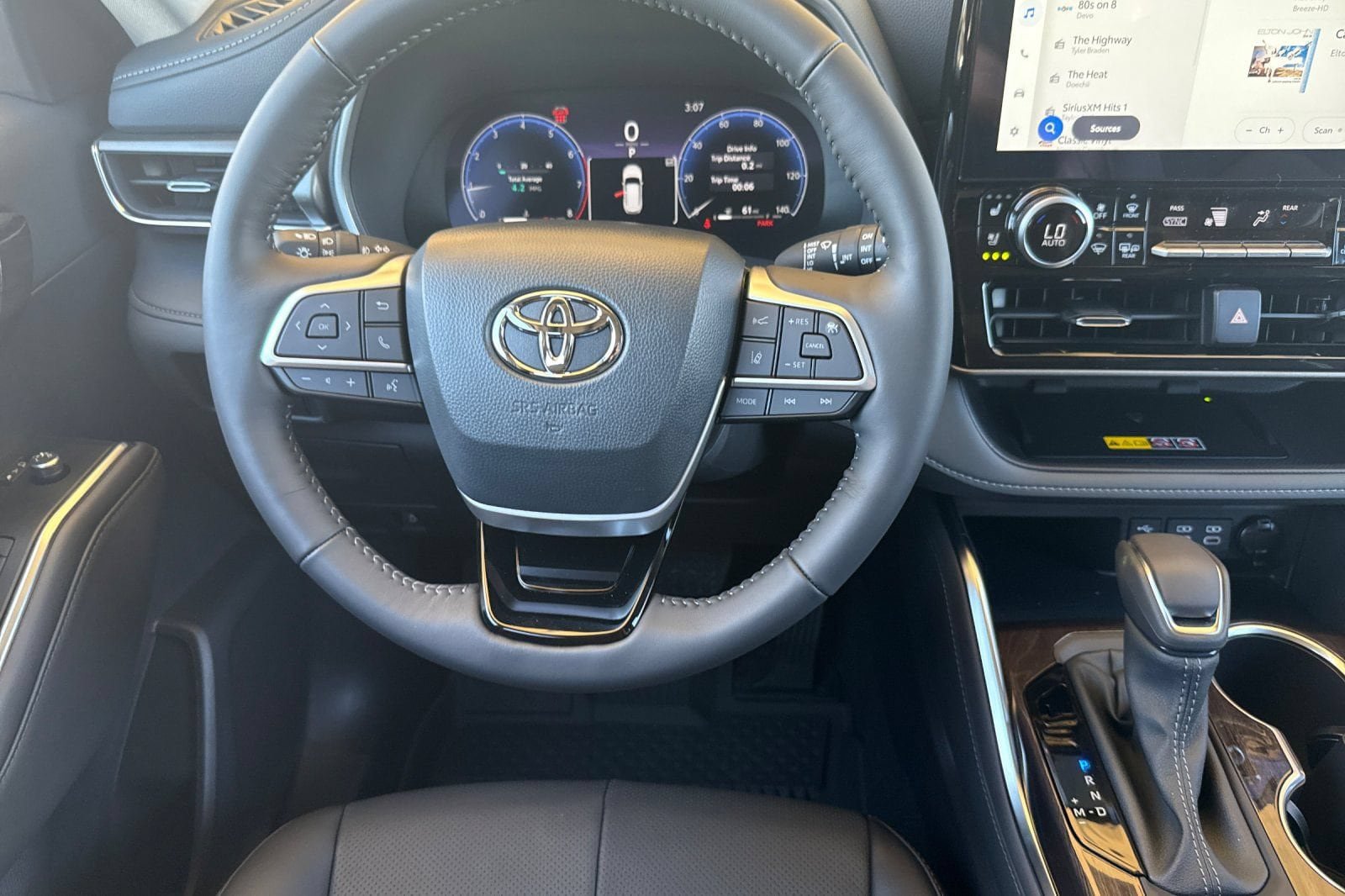 New 2026 Toyota Highlander Limited AWD/4WD image 16