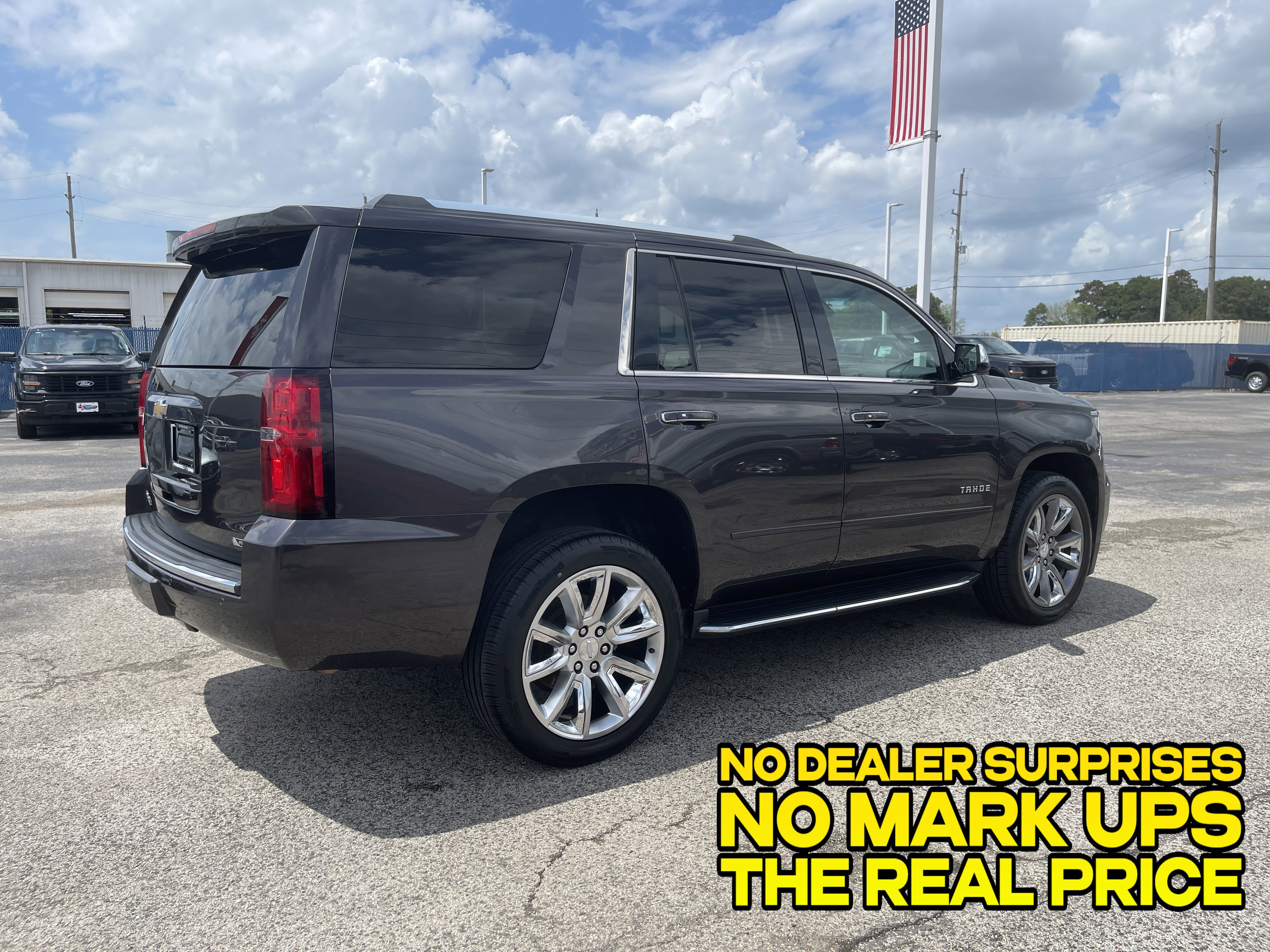 Used 2018 Chevrolet Tahoe Premier RWD image 2