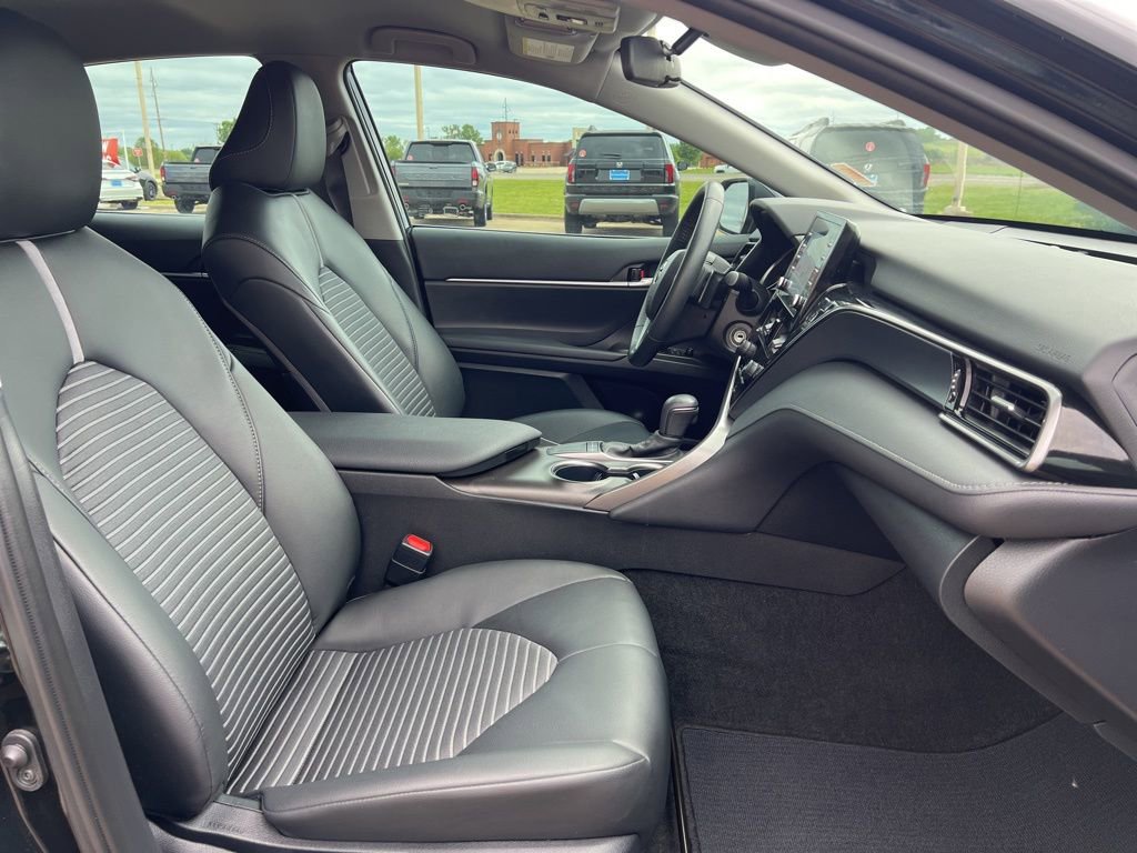 Used 2024 Toyota Camry SE FWD image 25