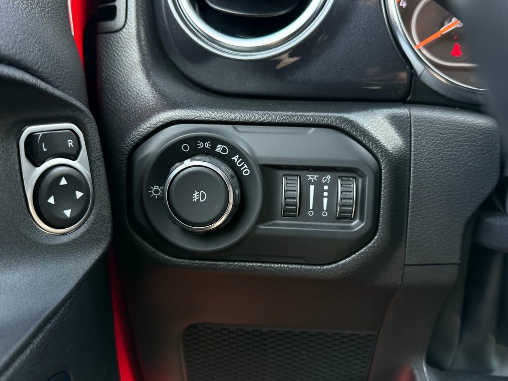 Used 2022 Jeep Wrangler Unlimited Sahara image 22