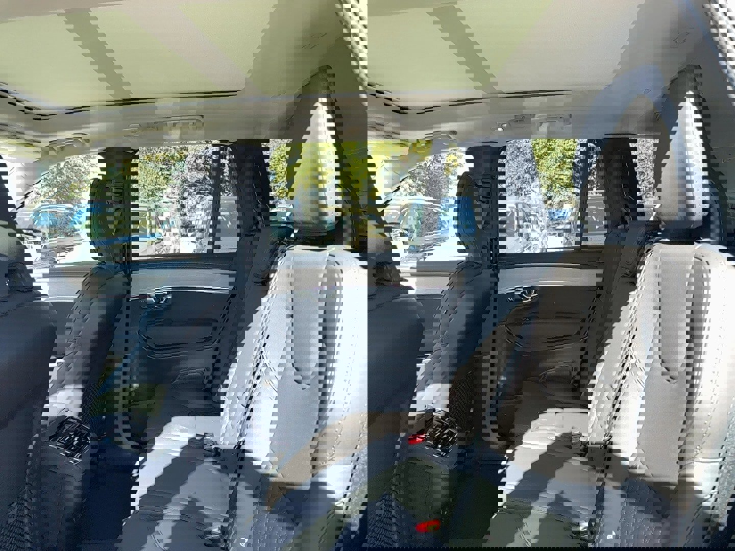 New 2026 Volvo XC90 B5 Core image 14