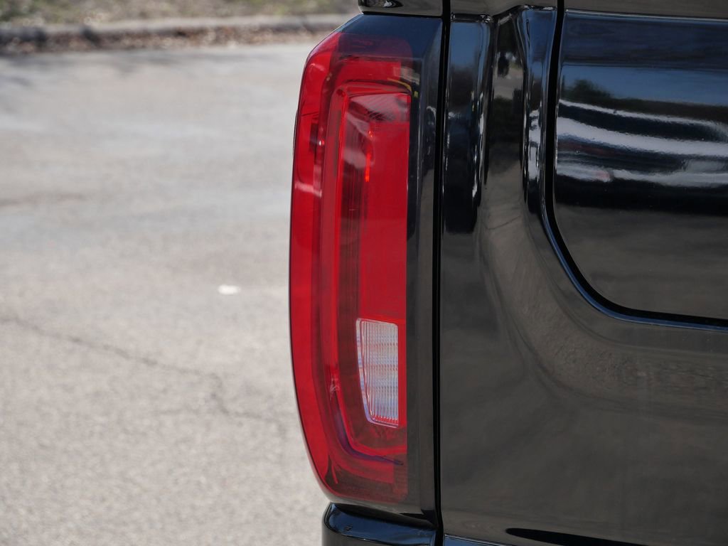 Used 2020 GMC Sierra 1500 AT4 w/ AT4 Premium Package AWD/4WD image 9
