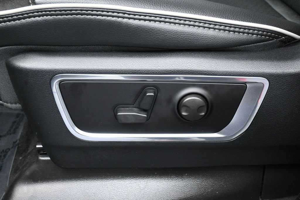 Used 2026 RAM 1500 Laramie w/ Night Edition AWD/4WD image 12