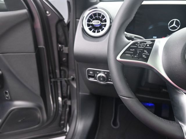 New 2025 Mercedes-Benz GLB 250 image 28