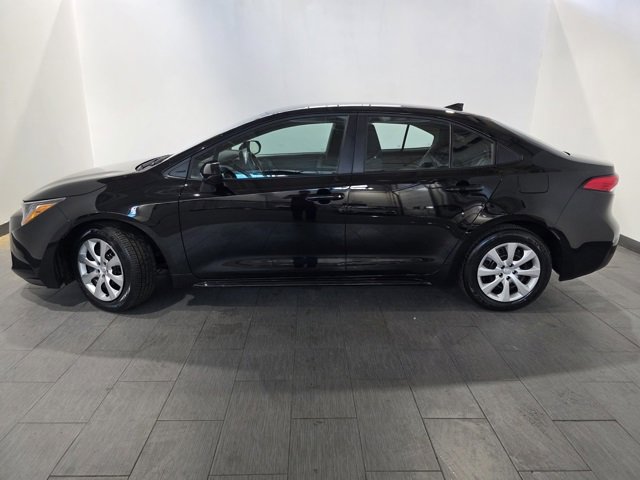 Used 2025 Toyota Corolla LE image 2