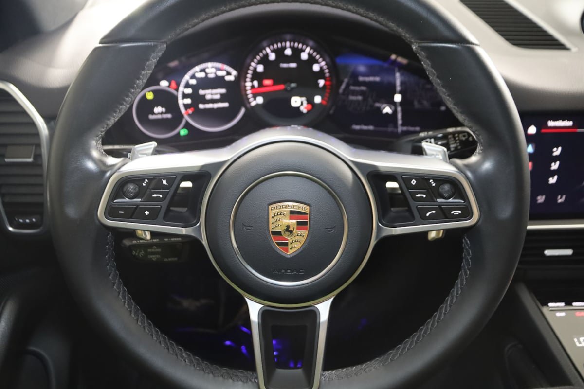 Used 2023 Porsche Cayenne Platinum Edition AWD/4WD image 42